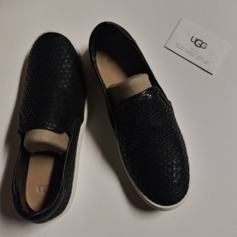 NIB UGG CASS 8